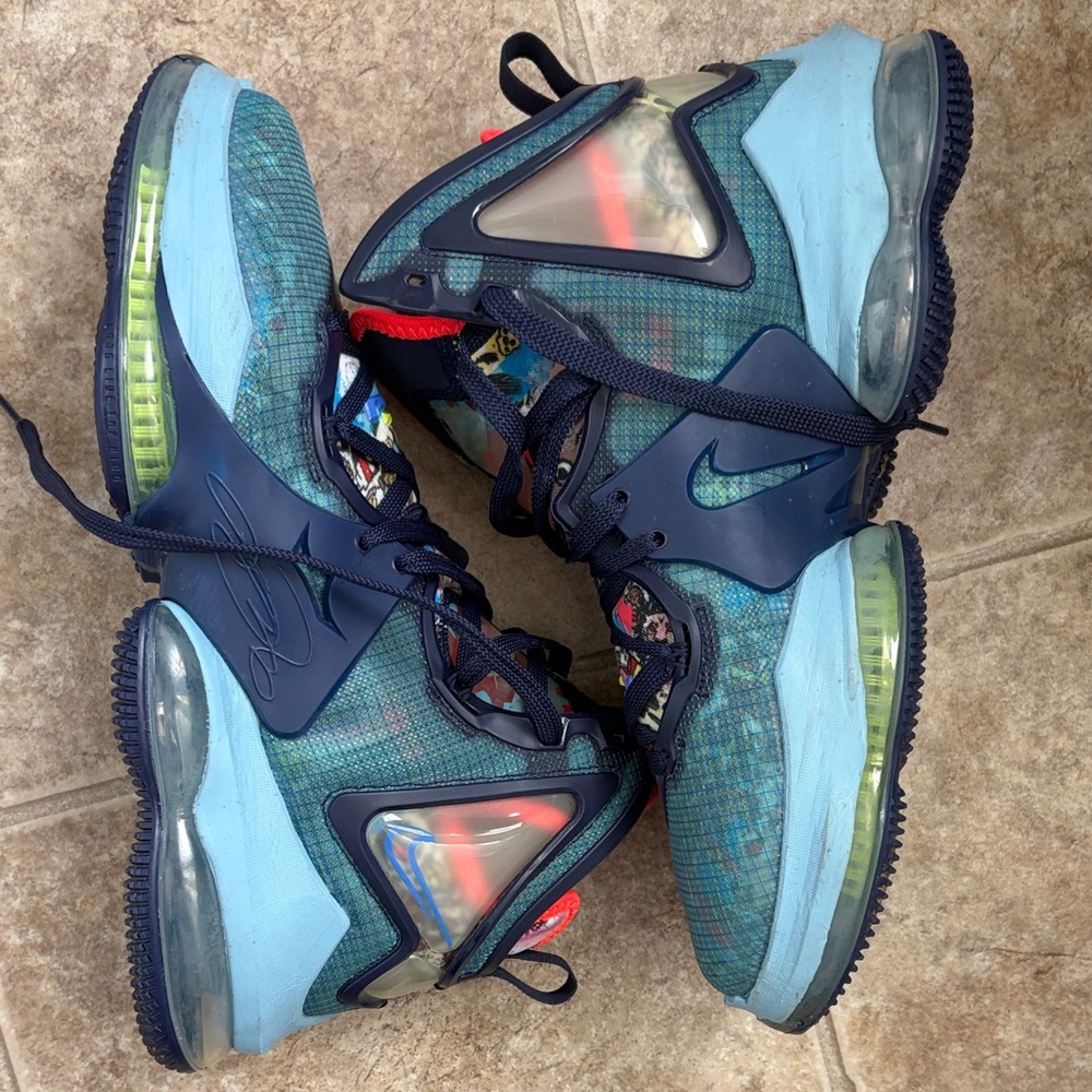 LEBRON 19 'FAST FOOD - DUTCH BLUE'